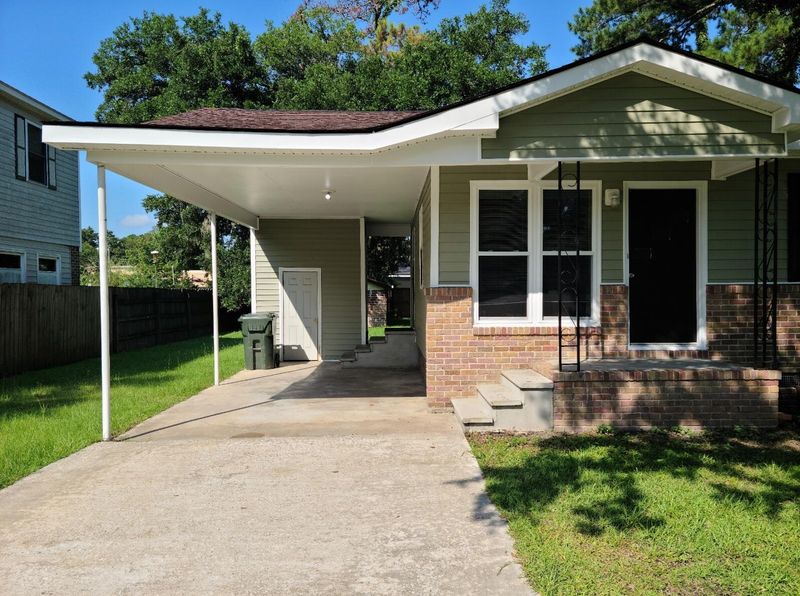 207 Hastie Dr, Goose Creek, SC 29445