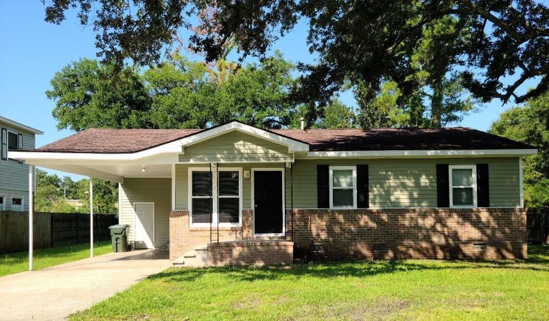 207 Hastie Dr, Goose Creek, SC 29445