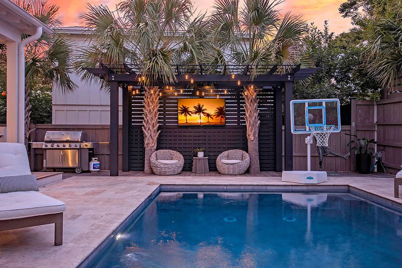 105 Ellis St, Mount Pleasant, SC 29464