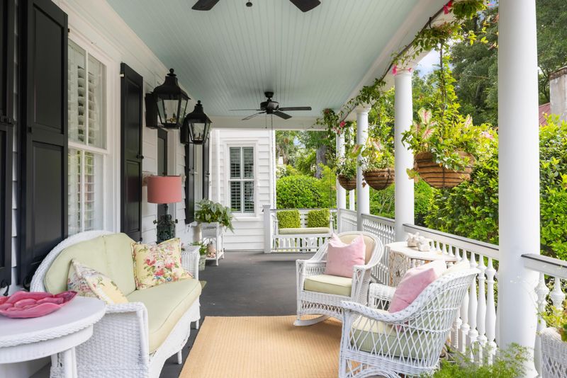 110 Pitt St, Mount Pleasant, SC 29464