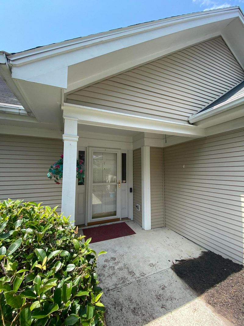 9026 Delancey Cir, North Charleston, SC 29406