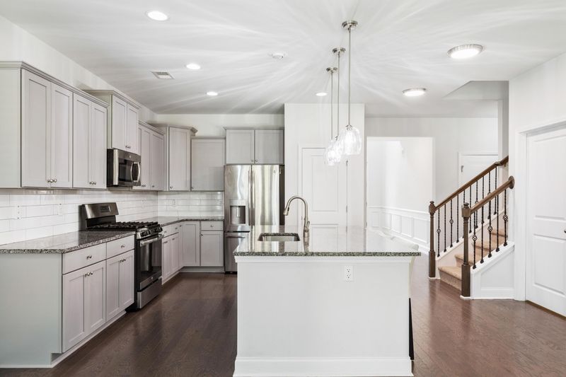 402 Kilarney Rd, Summerville, SC 29483