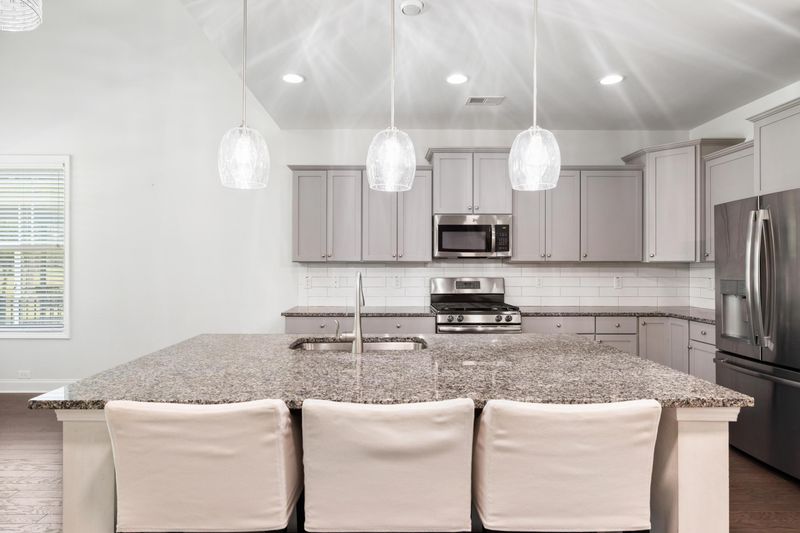 402 Kilarney Rd, Summerville, SC 29483