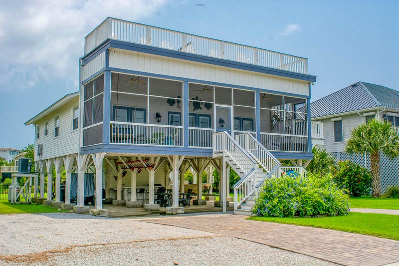 3621 Yacht Club Rd, Edisto Island, SC 29438