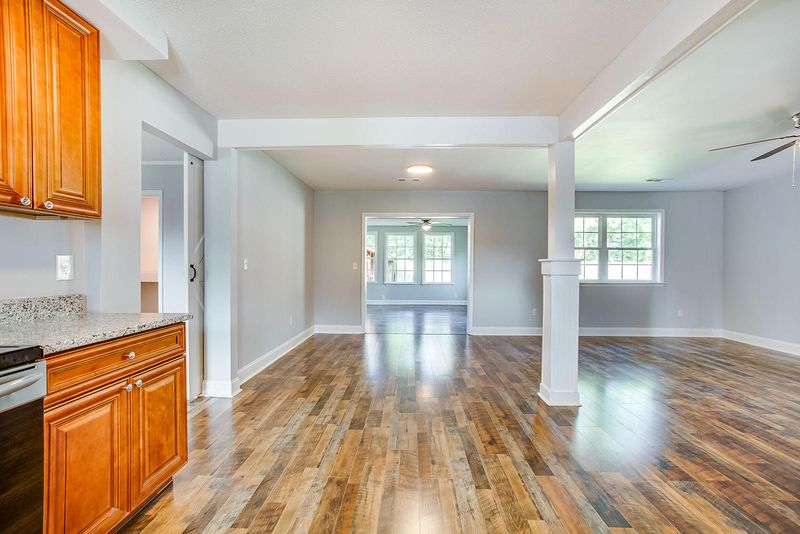 313 Clearwater Dr, Goose Creek, SC 29445