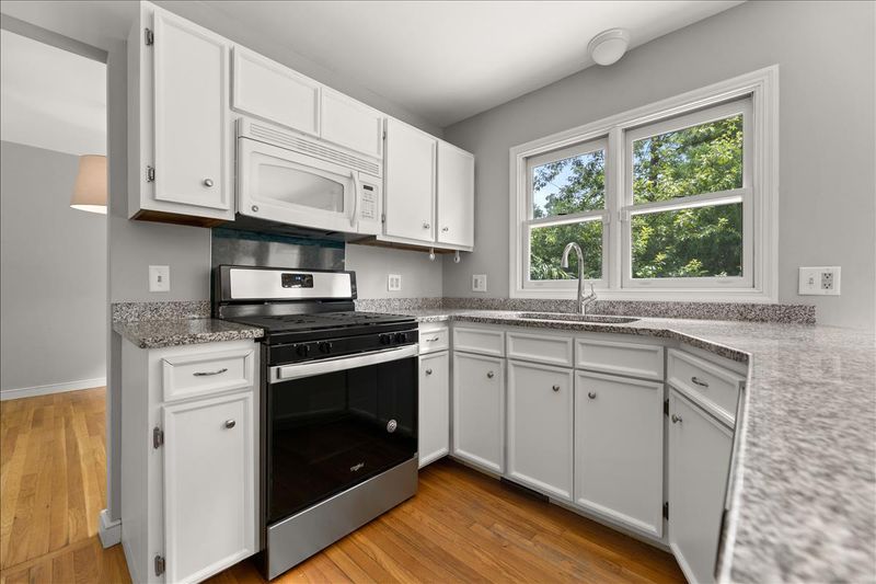 672 Leader Ln, Mount Pleasant, SC 29464