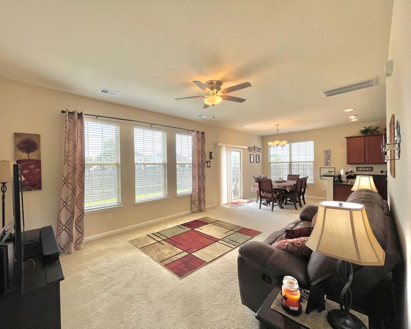 7675 Kinston St, North Charleston, SC 29418