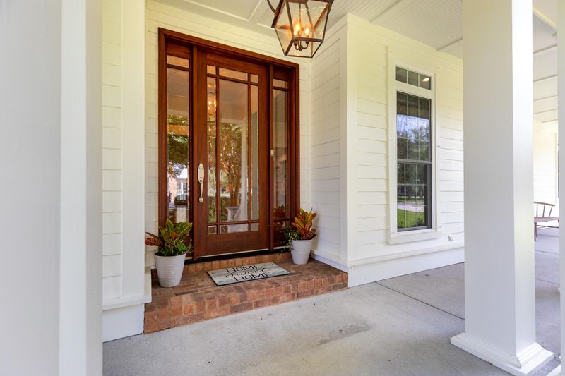 1457 Simmons St, Mount Pleasant, SC 29464