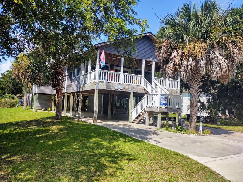 1708 Lybrand St, Edisto Beach, SC 29438