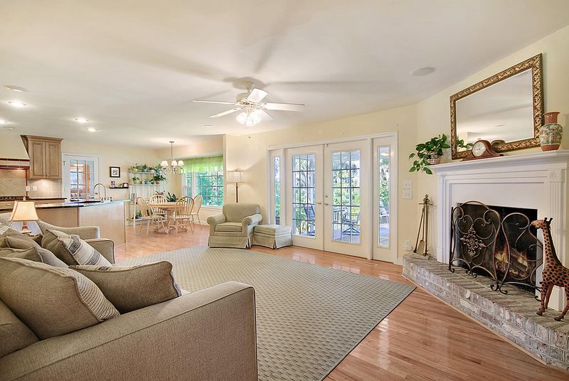 324 Fairington Dr, Summerville, SC 29485