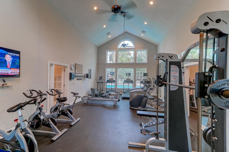45 Sycamore Ave #711, Charleston, SC 29407