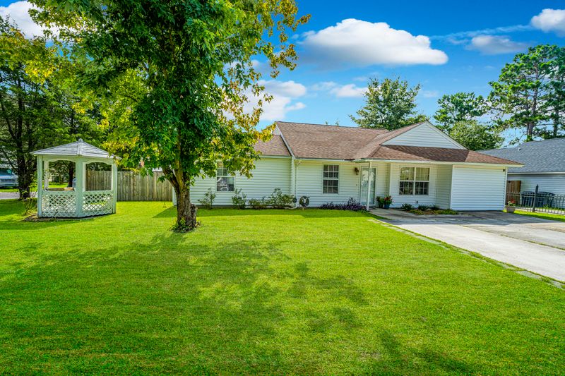131 Lancashire Rd, Summerville, SC 29486