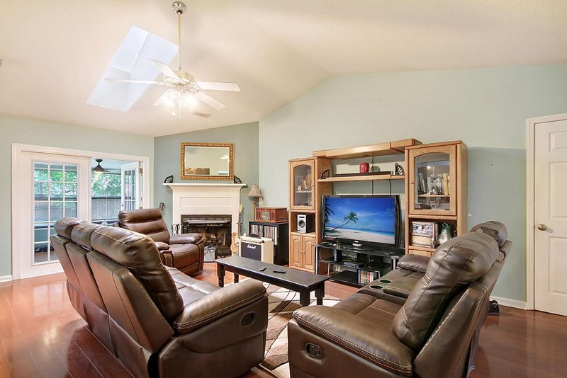 8333 Weyhill Ct, North Charleston, SC 29420