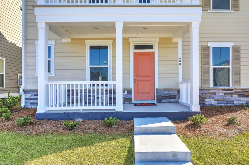 465 Spring Hollow Dr, Charleston, SC 29492