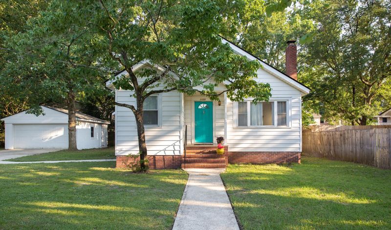 1125 Berkeley St, Hanahan, SC 29410