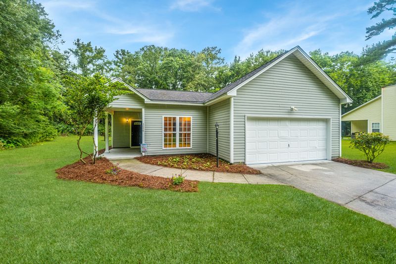 3006 Edbillellis Rd, North Charleston, SC 29406