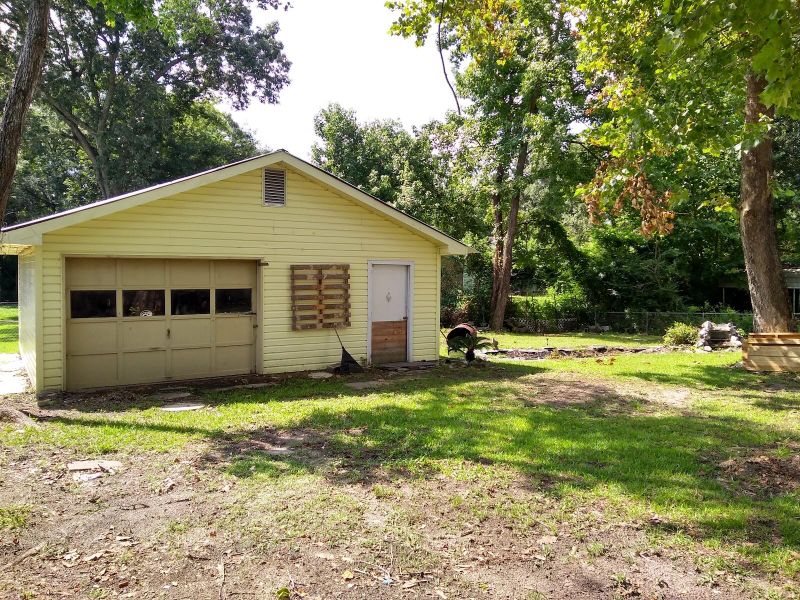 1103 Yeamans Hall Rd, Hanahan, SC 29410