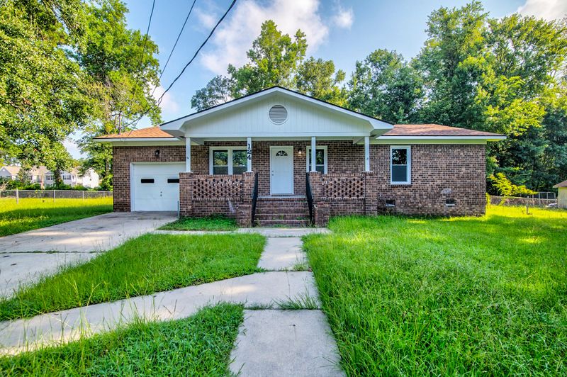 124 Fannie Dr, Summerville, SC 29485