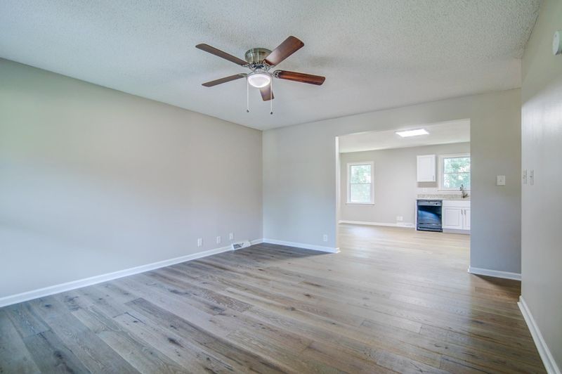 124 Fannie Dr, Summerville, SC 29485