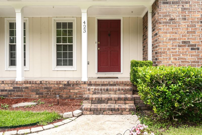 423 Chessington Cir, Summerville, SC 29485