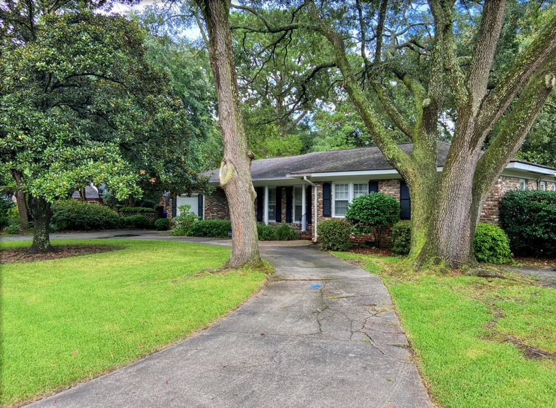 1845 Somerset Cir, Charleston, SC 29407