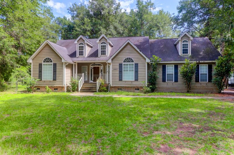 2483 S Rockland Ave, Wadmalaw Island, SC 29487