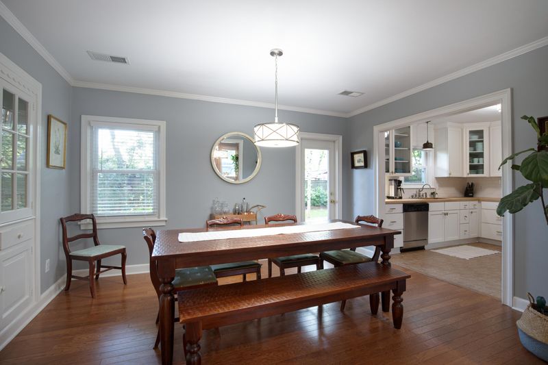 6 Lord Ashley Dr, Charleston, SC 29407