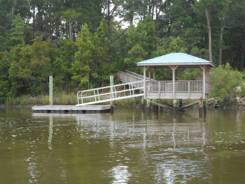8694 Peters Point Rd, Edisto Island, SC 29438
