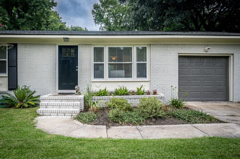1801 S Mayflower Dr, Charleston, SC 29412