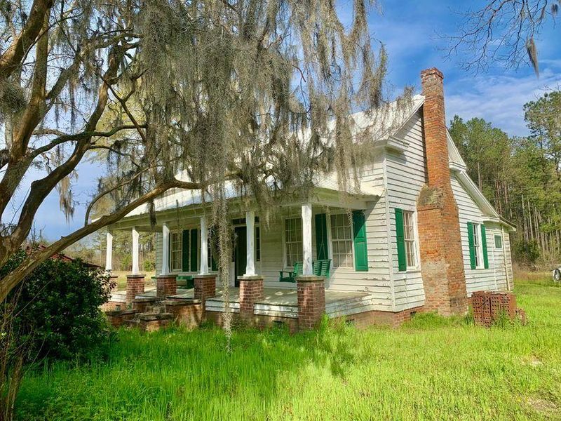 909 2nd Bend Rd, Harleyville, SC 29448