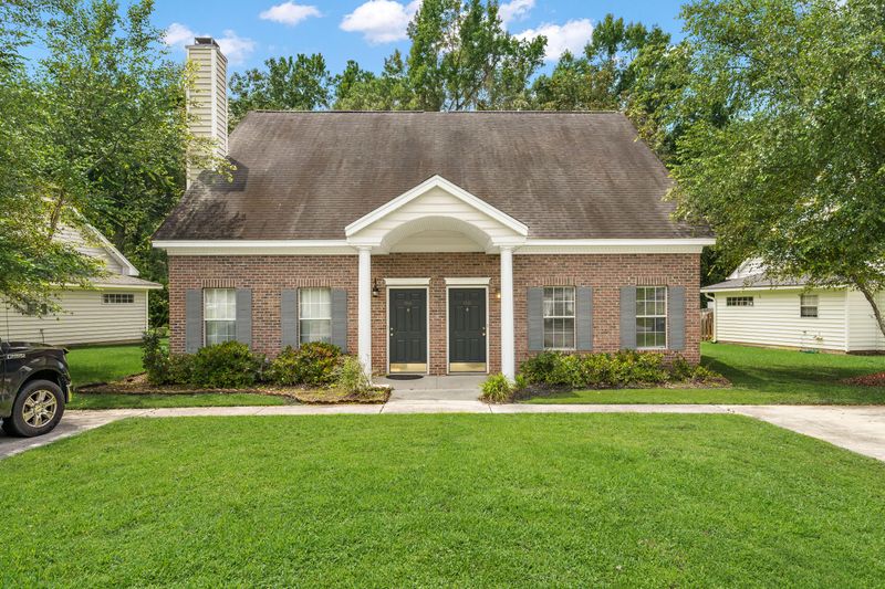 9242 Ayscough Rd, Summerville, SC 29485