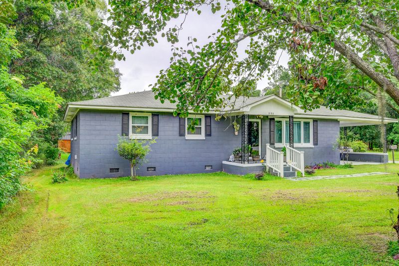 233 S Live Oak Dr, Moncks Corner, SC 29461