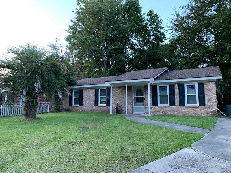 112 Pine Grove Dr, North Charleston, SC 29420