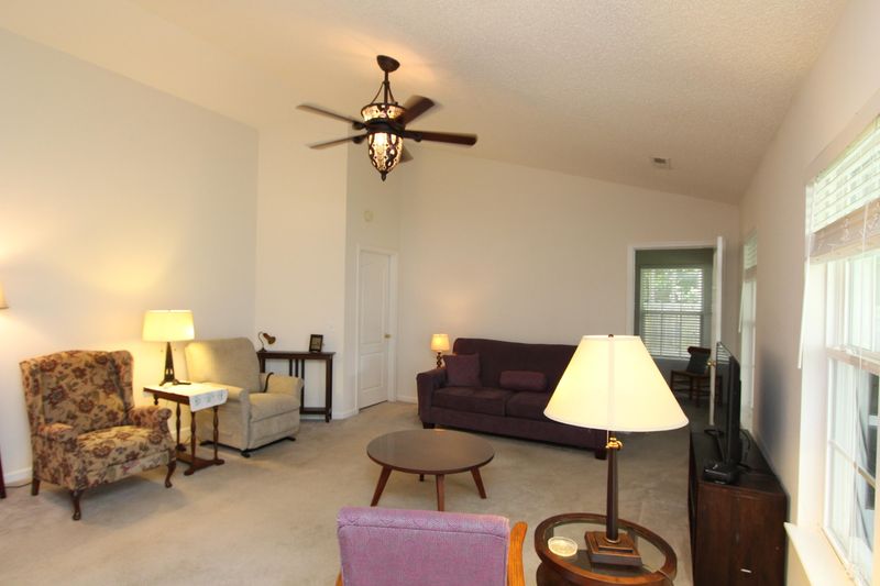321 Seneca River Dr, Summerville, SC 29485