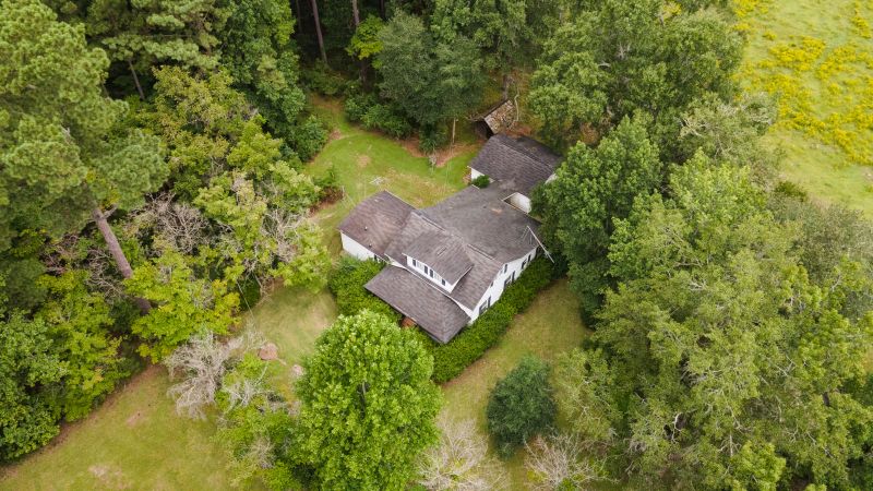 569 John Gatlin Rd, Bonneau, SC 29431