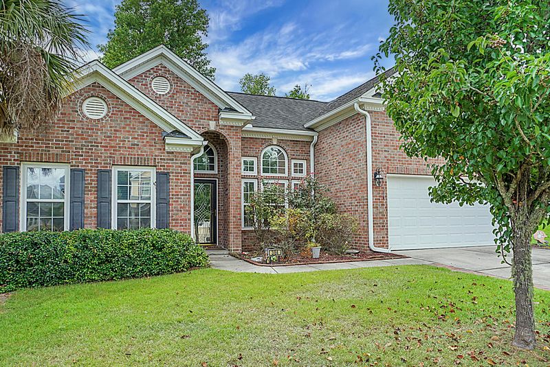 384 Lakewind Dr, Moncks Corner, SC 29461
