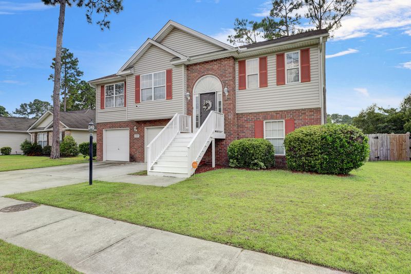 1307 Lantern Rd, Summerville, SC 29486