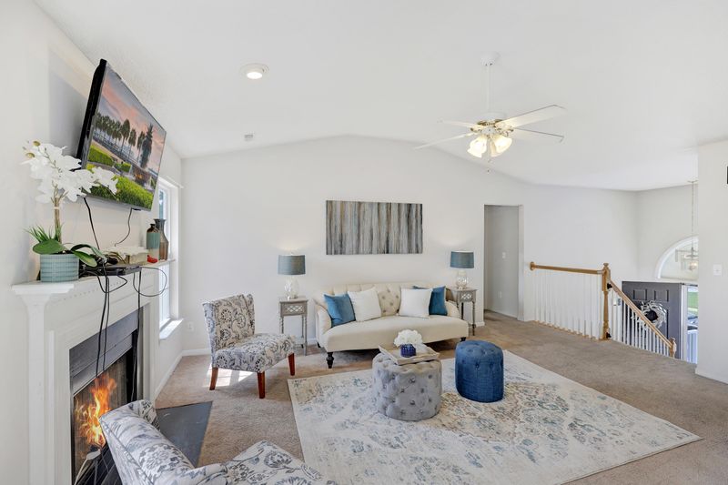 1307 Lantern Rd, Summerville, SC 29486