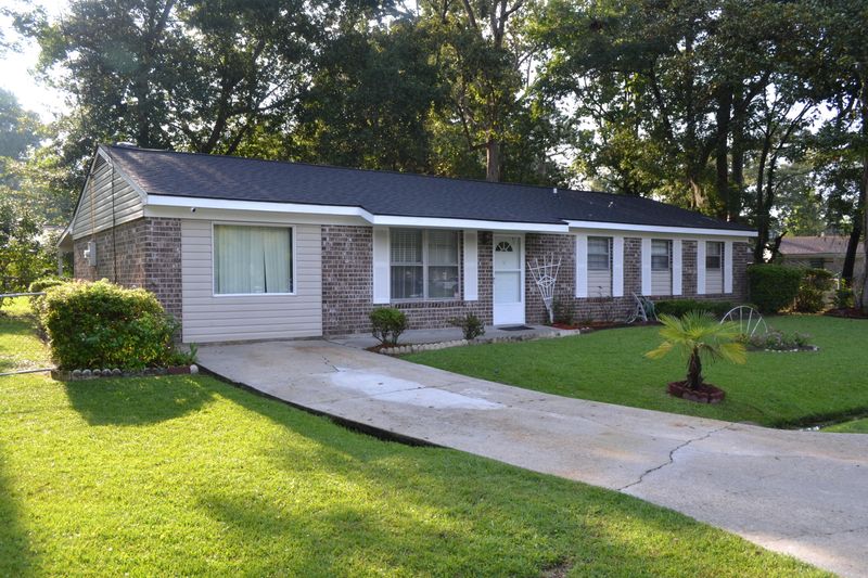 1992 Beechnut St, Charleston, SC 29414