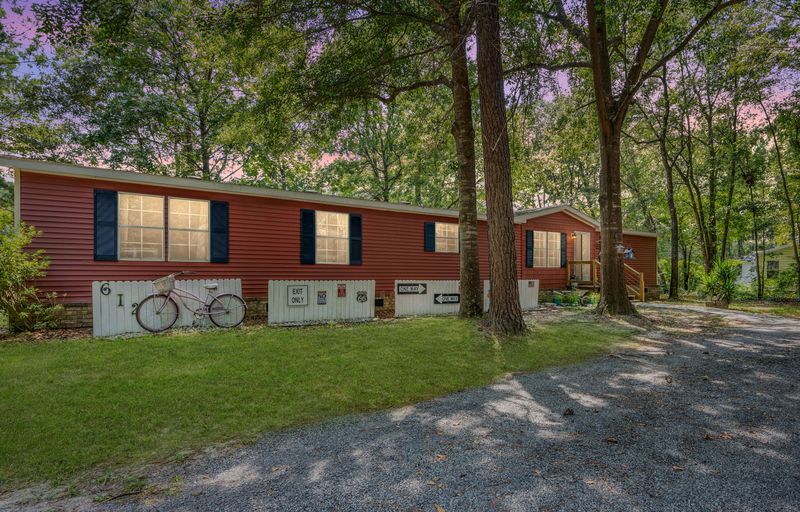 612 Mccrystal Cir, Moncks Corner, SC 29461