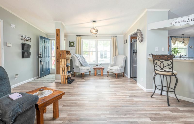 612 Mccrystal Cir, Moncks Corner, SC 29461