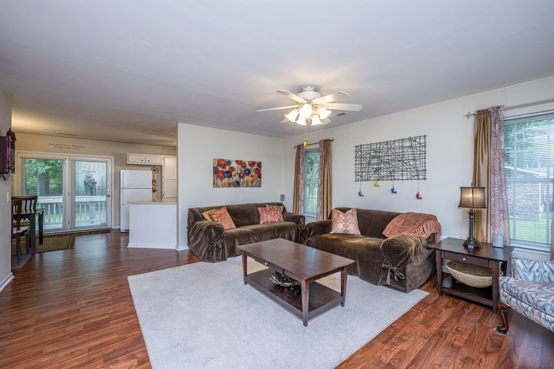 5070 Raven Rd, Hollywood, SC 29449