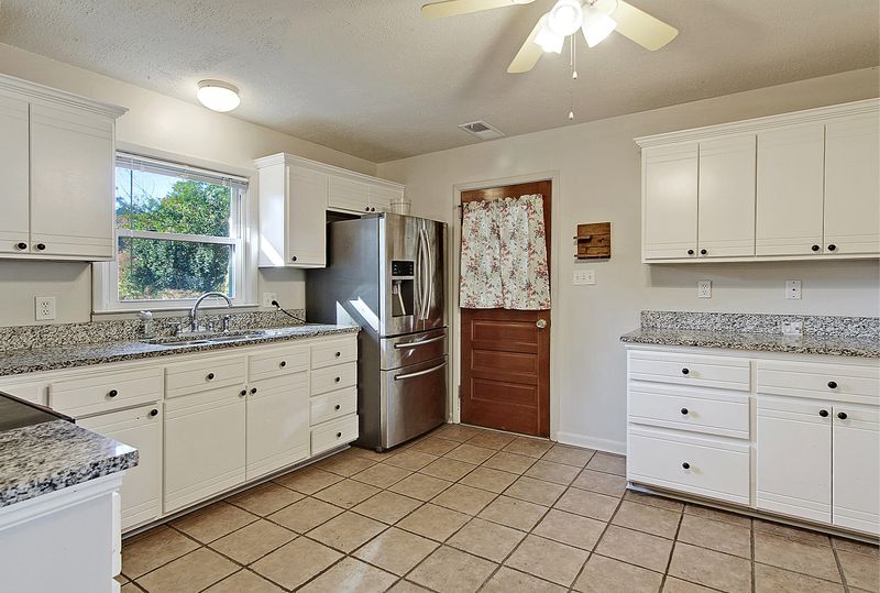 6307 Lucille Dr, North Charleston, SC 29406