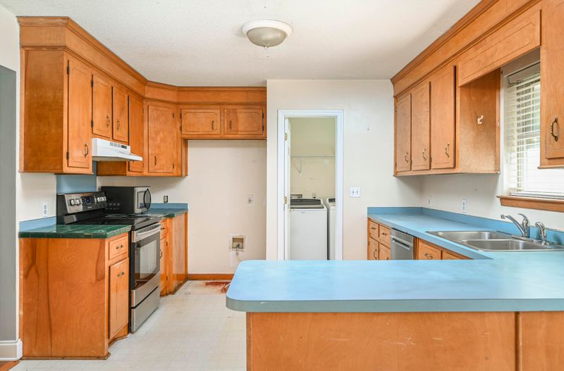 443 Mutual Dr, Charleston, SC 29414