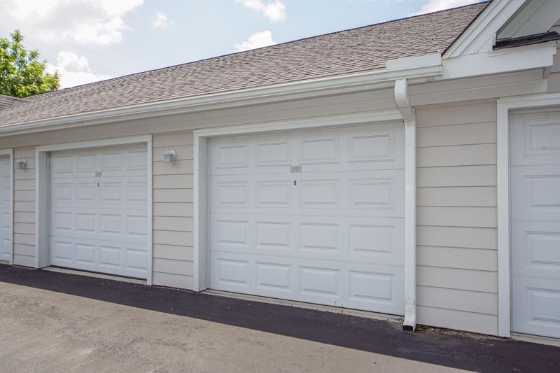 45 Sycamore Ave #637 & Garage 33, Charleston, SC 29407
