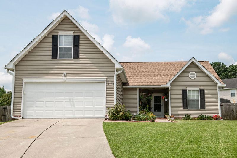 613 Saint Ives Ln, Goose Creek, SC 29445