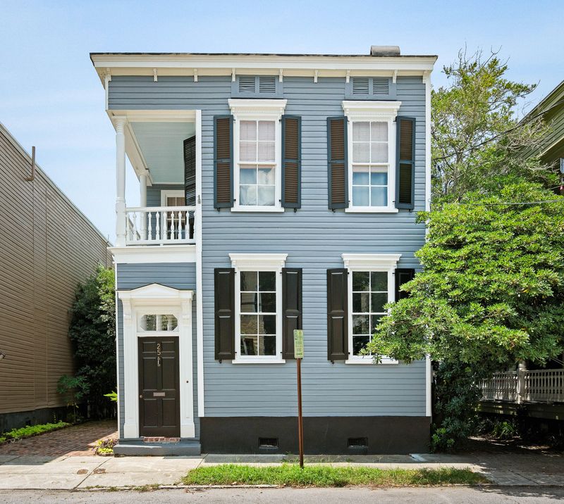 25 Gadsden St, Charleston, SC 29401