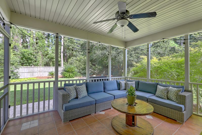 737 Woodland Pointe Pl, Mount Pleasant, SC 29464