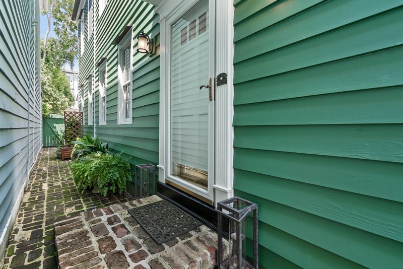 10 Clifford St, Charleston, SC 29401
