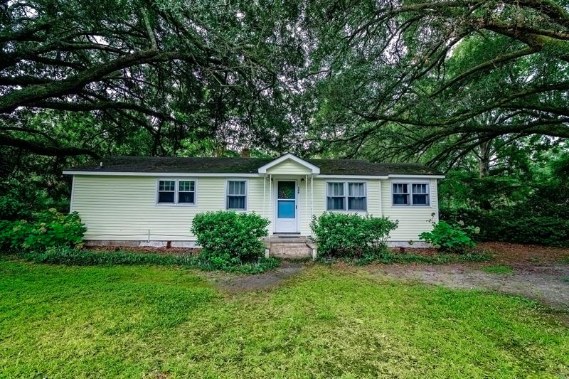 408 E Owens Dr, Summerville, SC 29485
